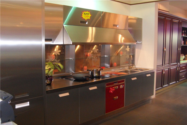 依兰德彩色不锈钢橱柜